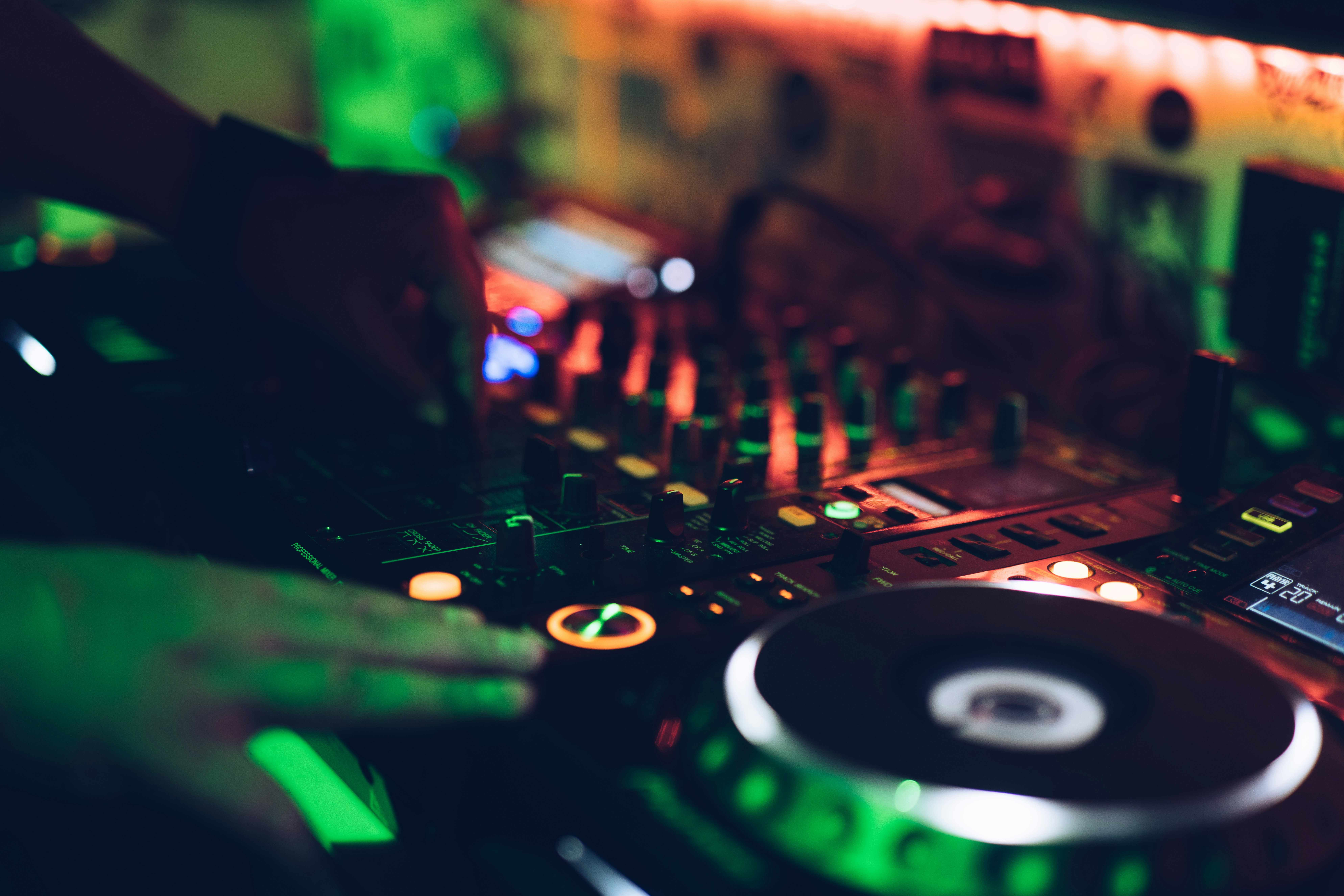 DJ-Auftritt im Nachtclub